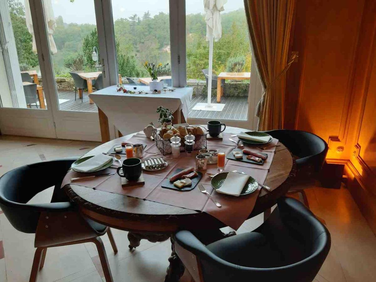 Logis Hotels Domaine Du Chatelard Dirac Bagian luar foto