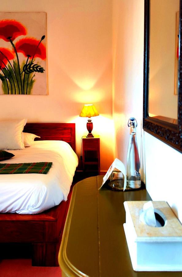 Logis Hotels Domaine Du Chatelard Dirac Bagian luar foto