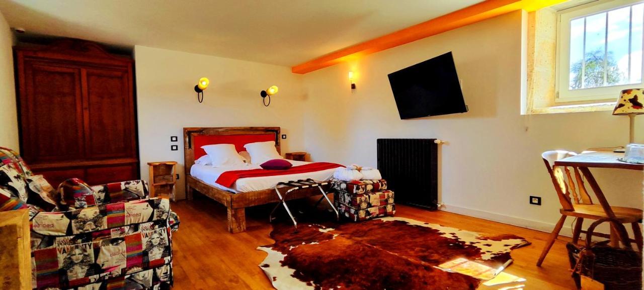Logis Hotels Domaine Du Chatelard Dirac Bagian luar foto