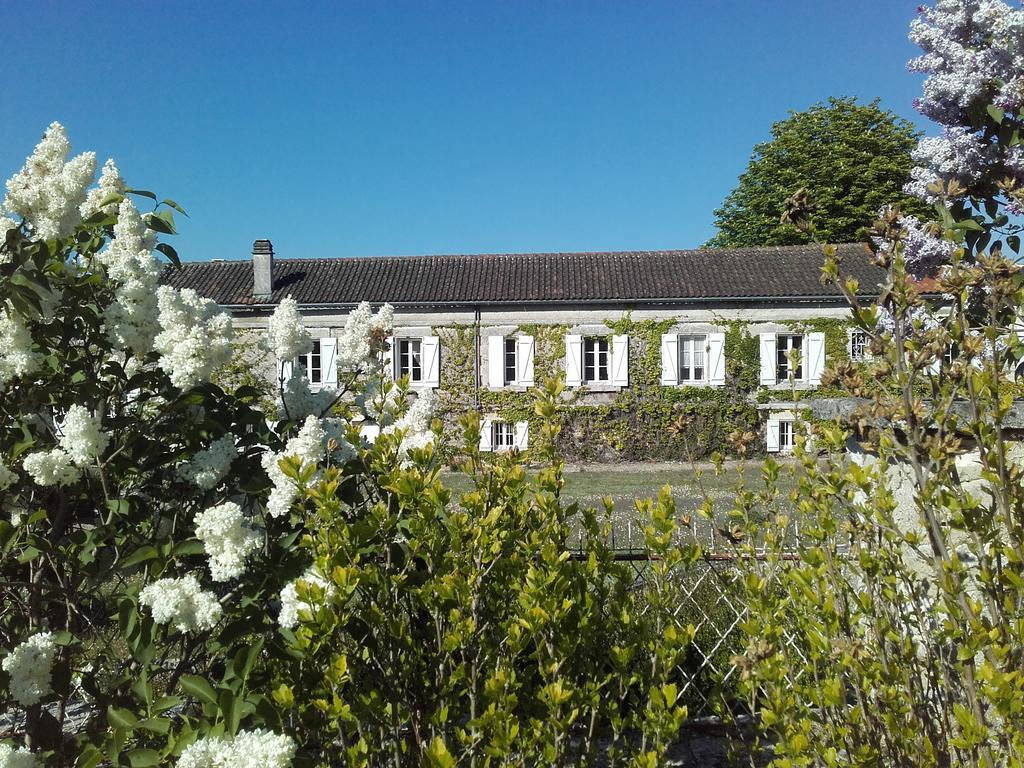 Logis Hotels Domaine Du Chatelard Dirac Bagian luar foto