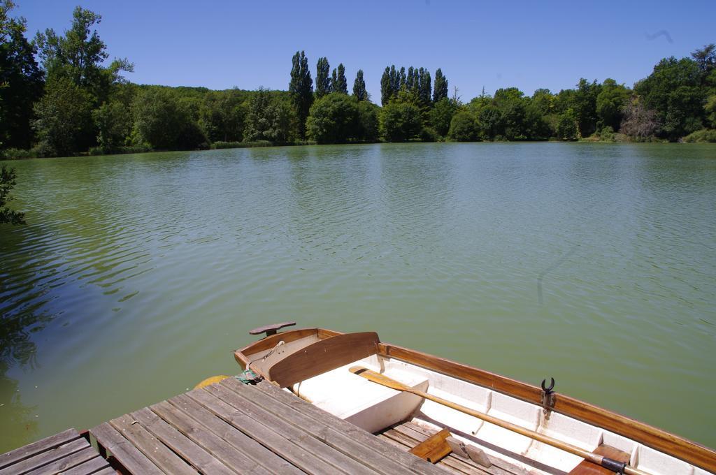 Logis Hotels Domaine Du Chatelard Dirac Bagian luar foto