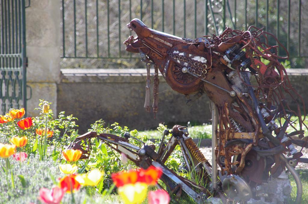 Logis Hotels Domaine Du Chatelard Dirac Bagian luar foto
