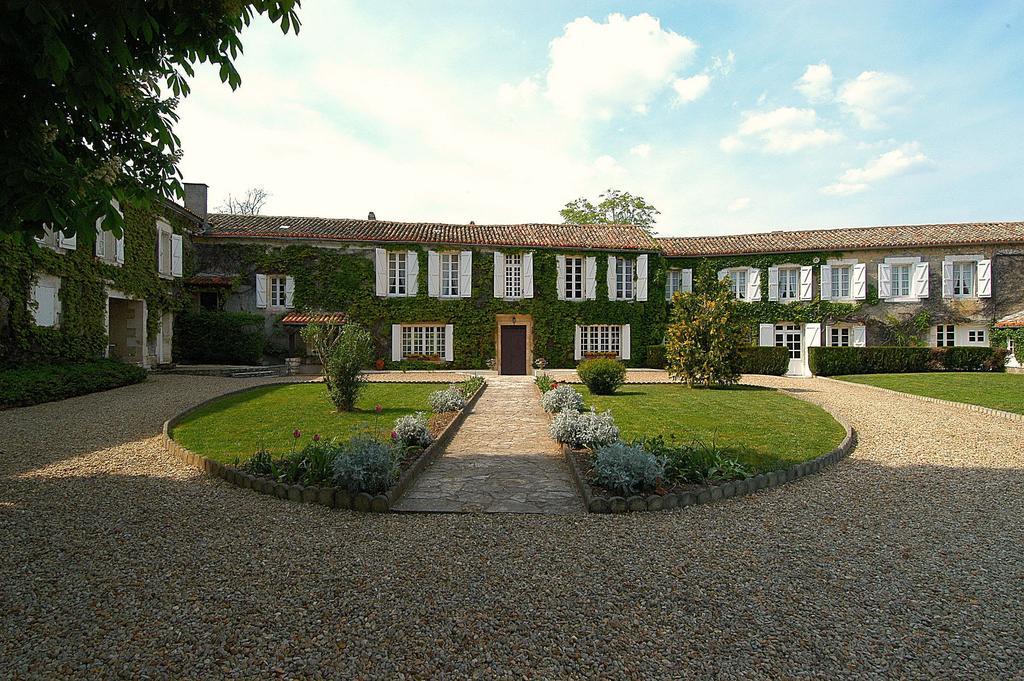 Logis Hotels Domaine Du Chatelard Dirac Bagian luar foto