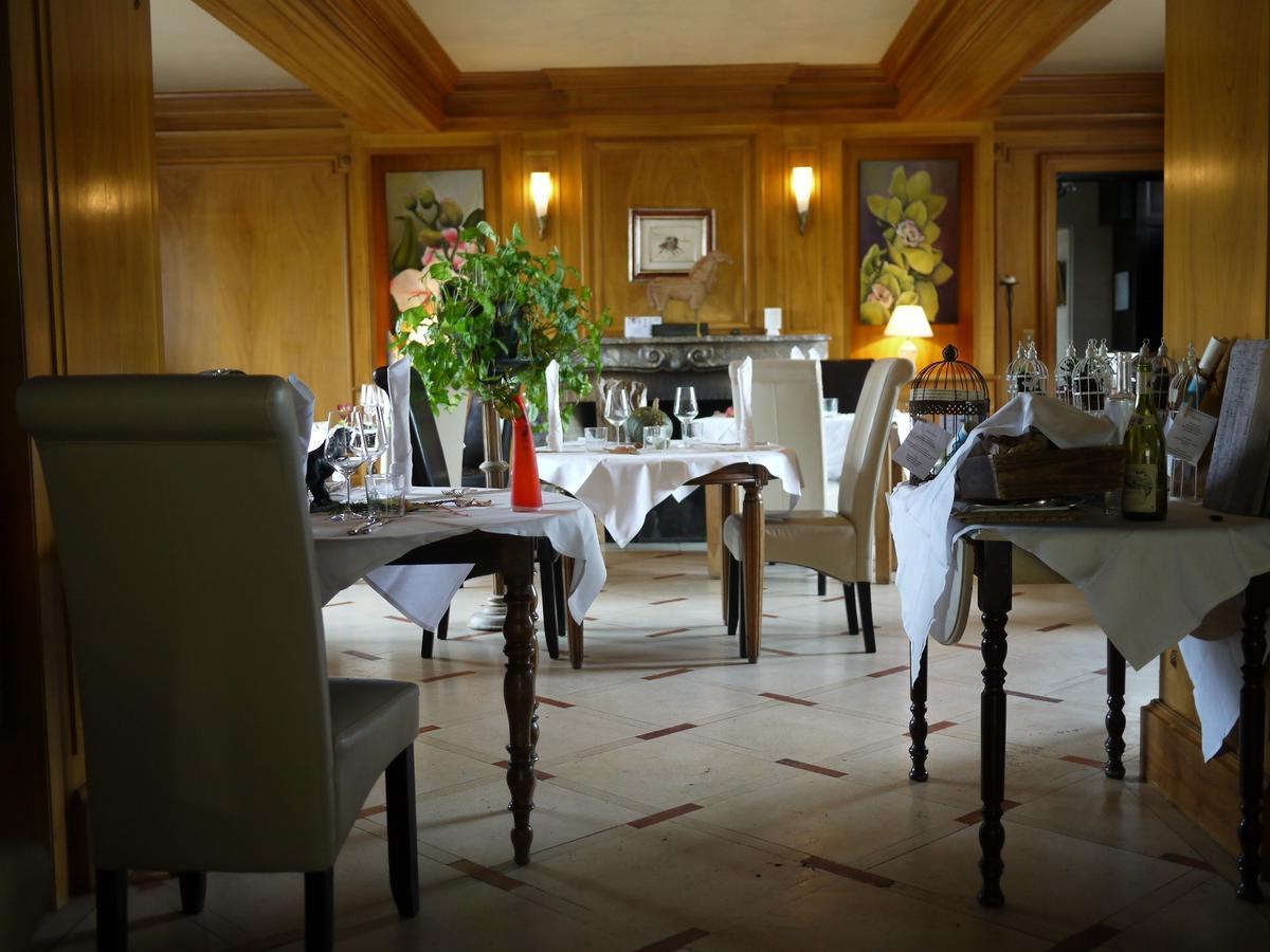Logis Hotels Domaine Du Chatelard Dirac Bagian luar foto