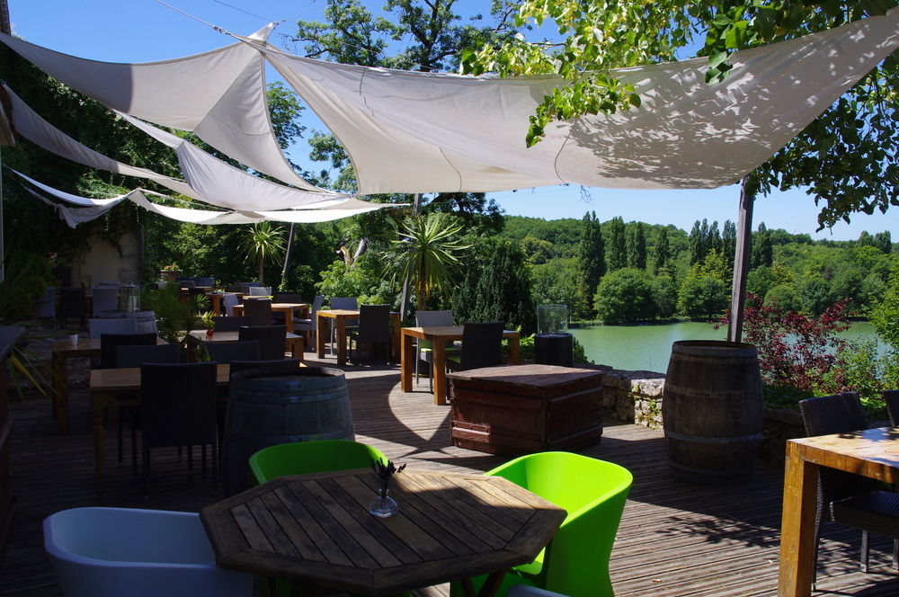 Logis Hotels Domaine Du Chatelard Dirac Bagian luar foto