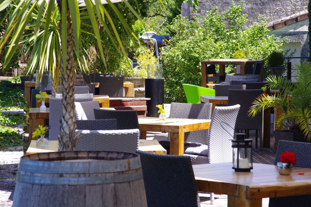 Logis Hotels Domaine Du Chatelard Dirac Bagian luar foto