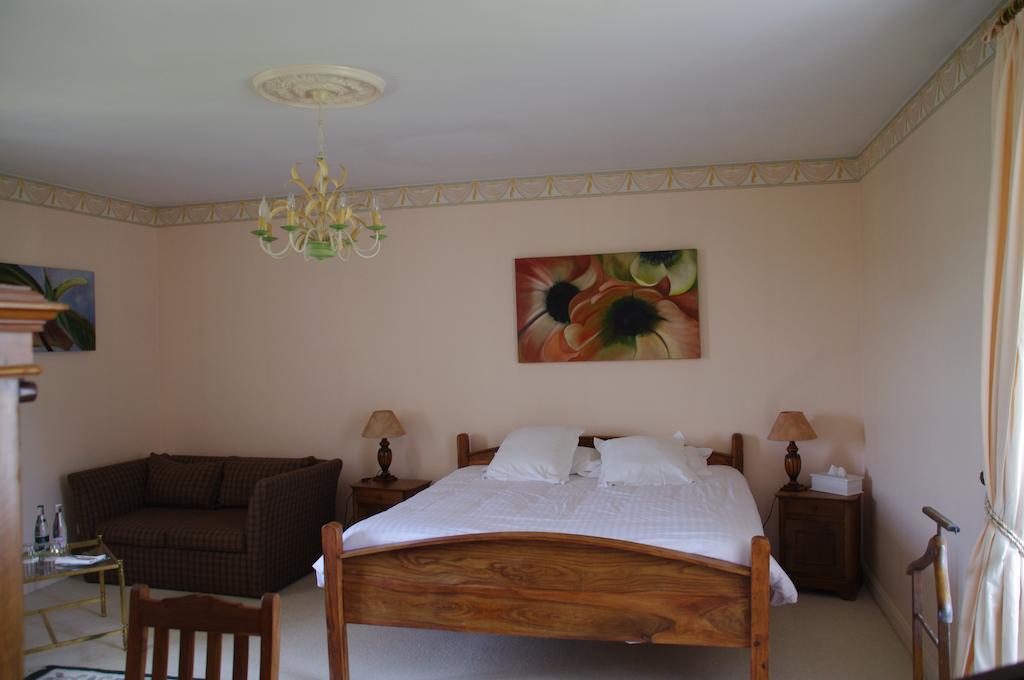 Logis Hotels Domaine Du Chatelard Dirac Bagian luar foto