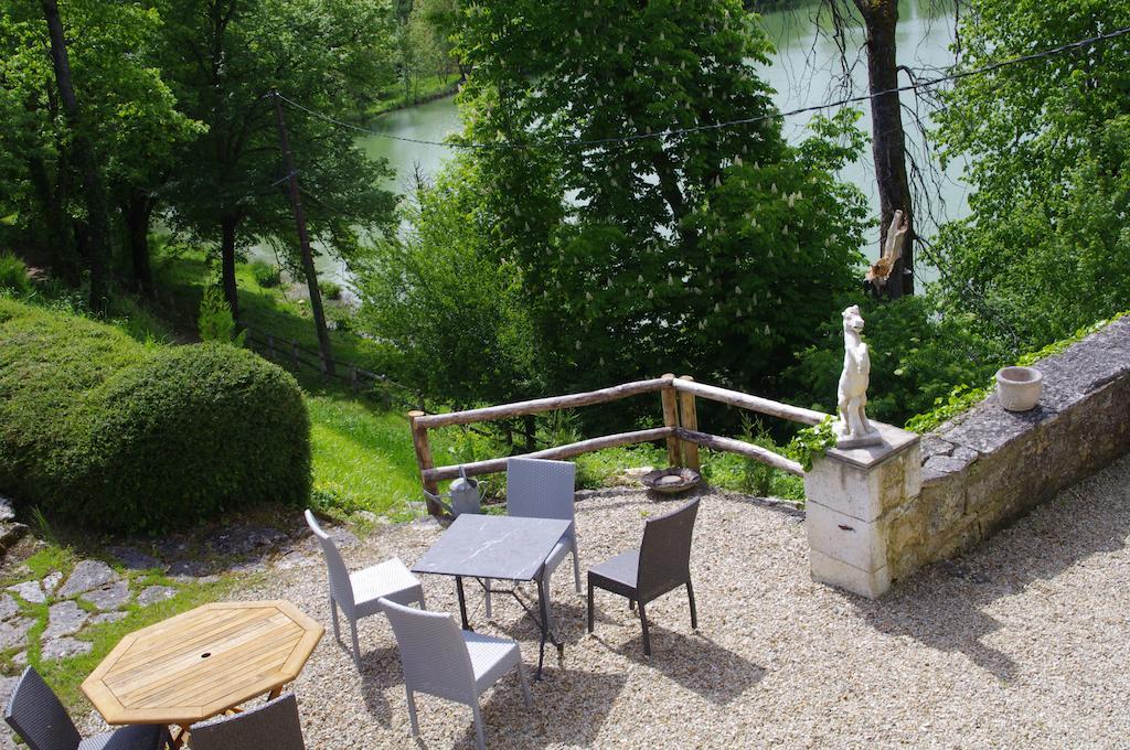 Logis Hotels Domaine Du Chatelard Dirac Bagian luar foto